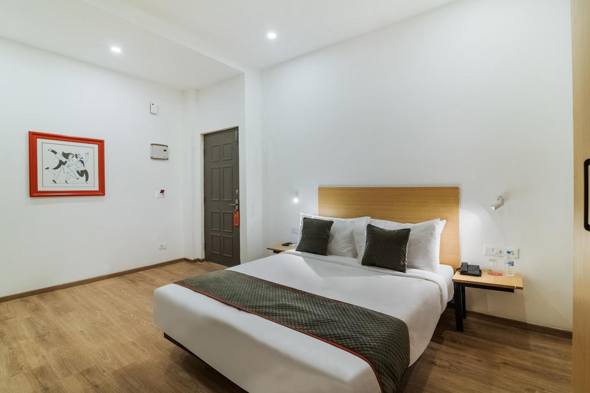 Super Townhouse Xotel Chennai Exterior foto