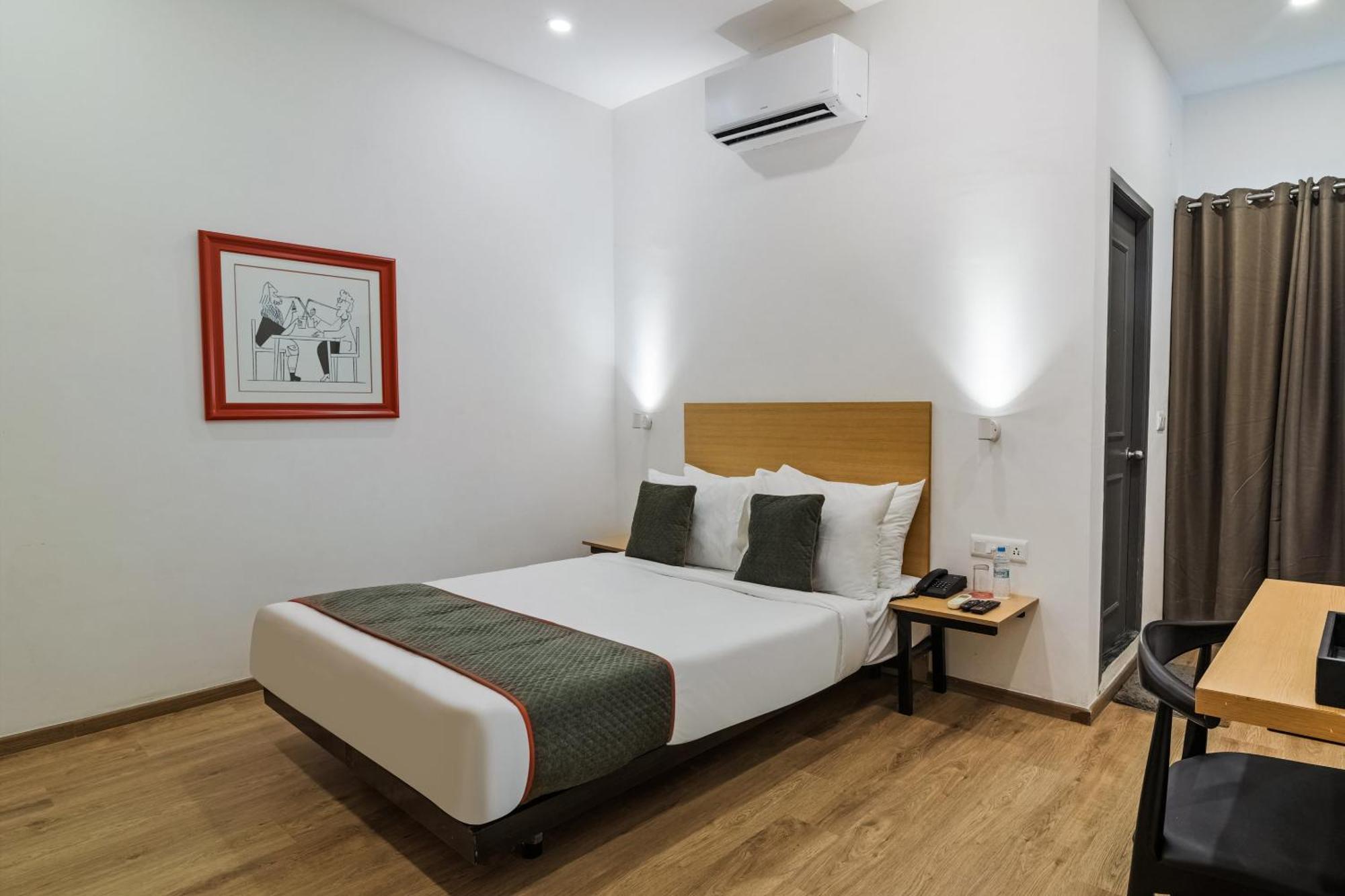 Super Townhouse Xotel Chennai Exterior foto