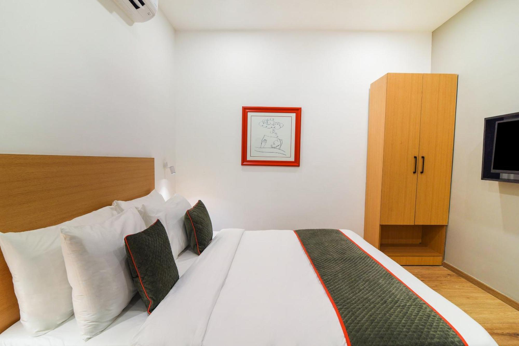 Super Townhouse Xotel Chennai Exterior foto