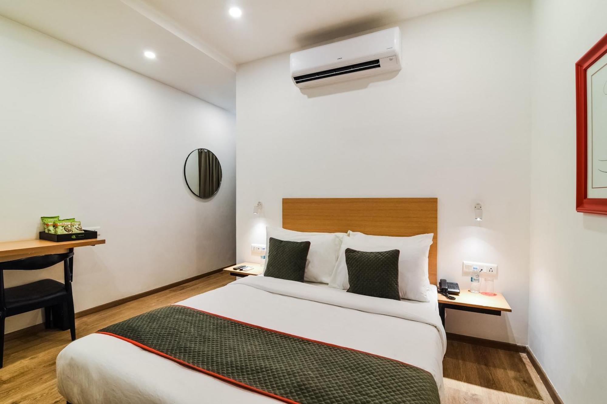 Super Townhouse Xotel Chennai Exterior foto